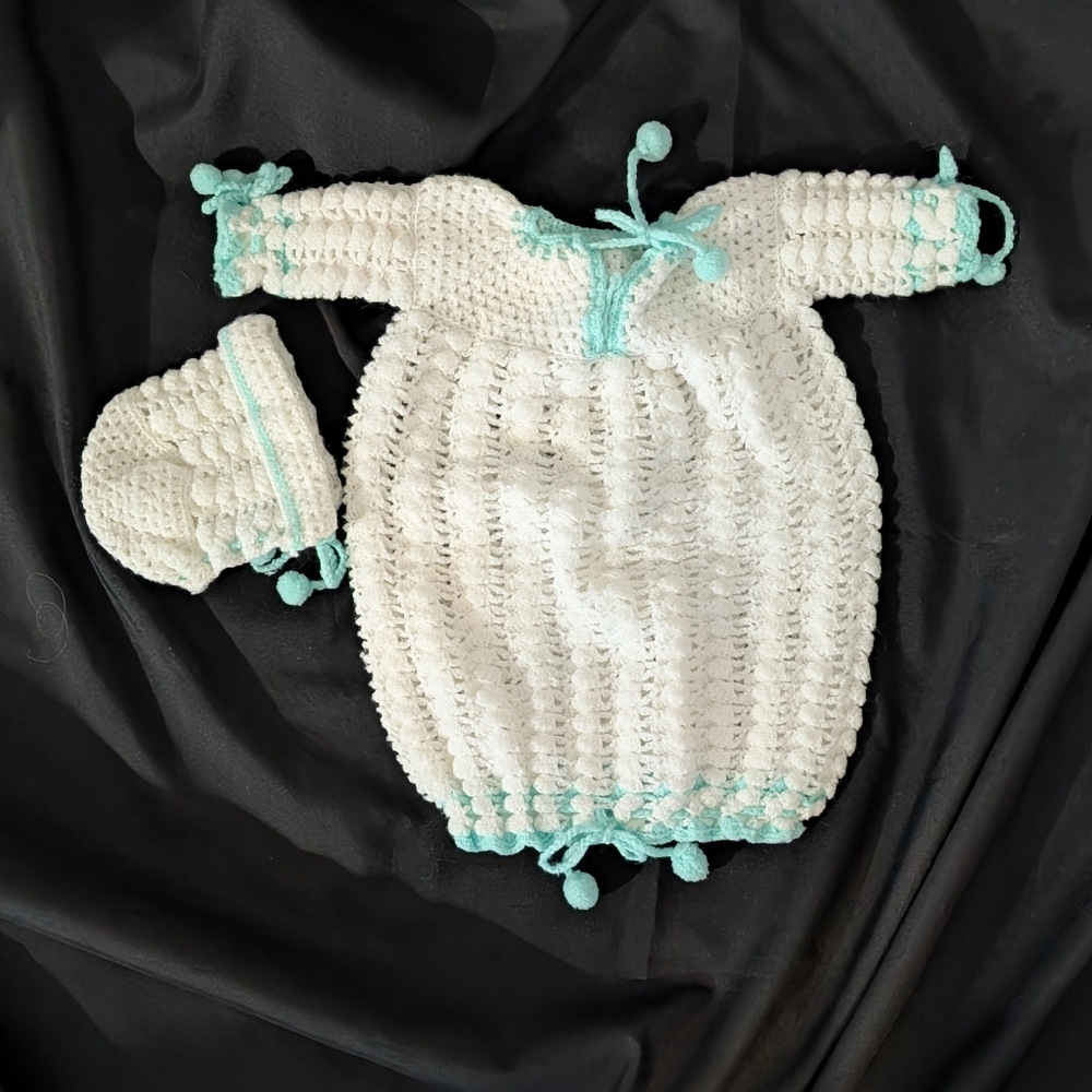 Vintage Handmade‎ Crocheted Baby Bunting & Bonnet Hat Unisex White Mint